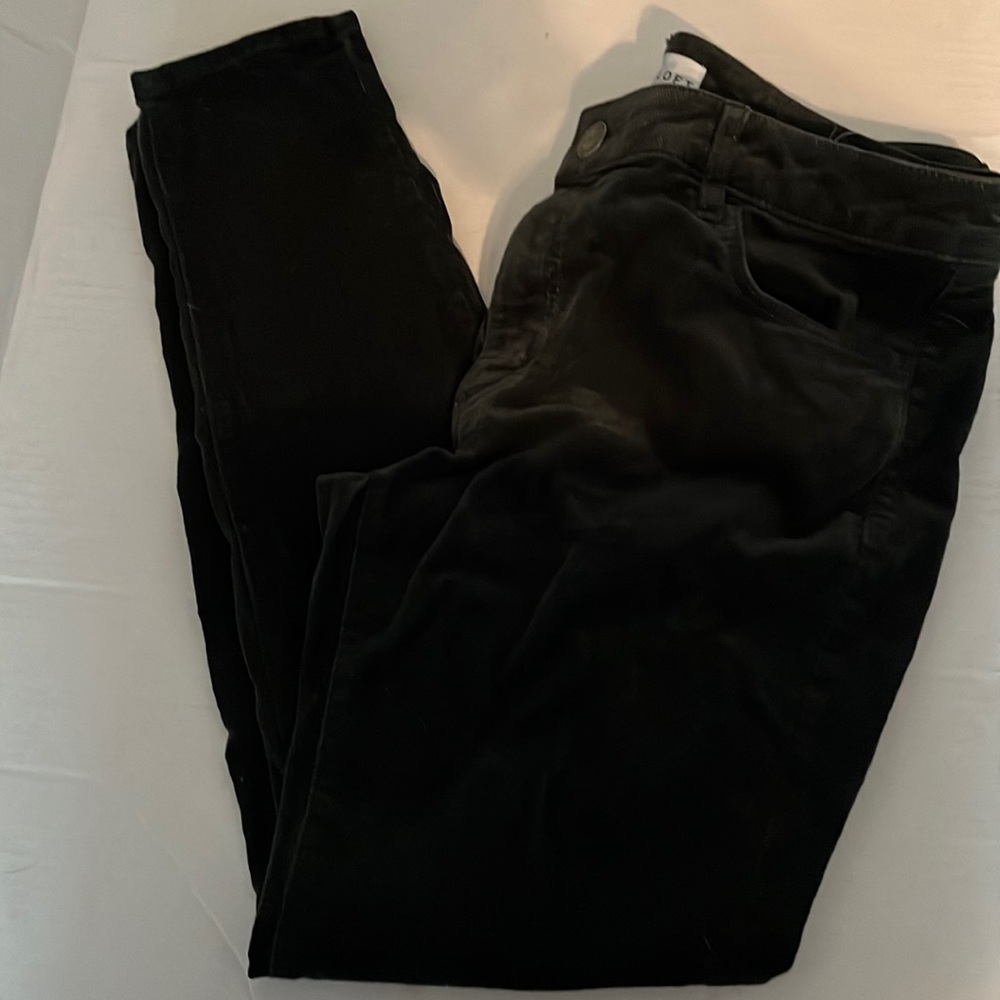Made and loved Ann Taylor size 8 dark green corduroy pants. LIKE NEW